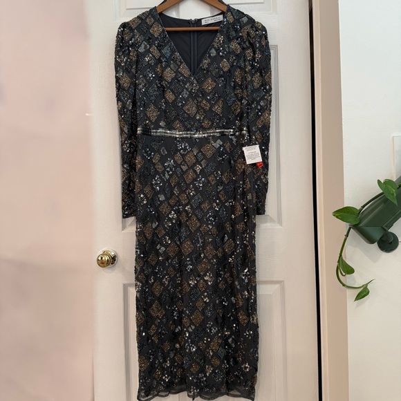 Mac Duggal Platinium Evening Gown - Picture 7 of 15